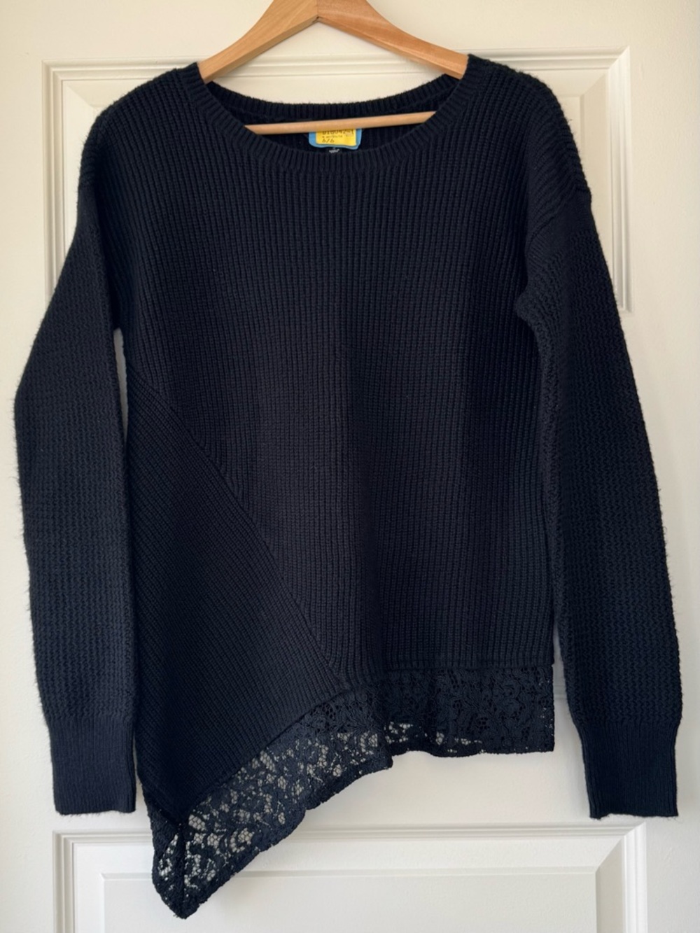 Simply Simply Vera Wang Black Sweater with Lace. Excellent Condition!